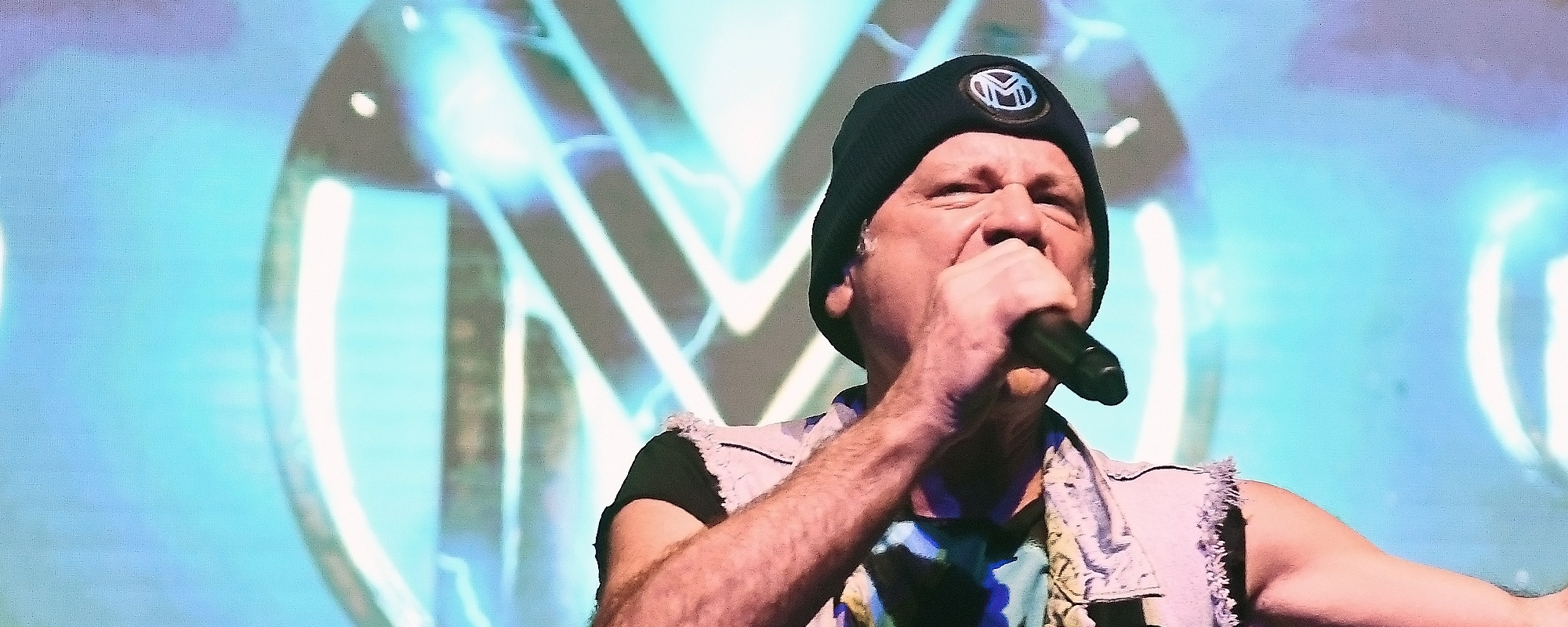 Bruce Dickinson and Paul Di'Anno of Iron Maiden Meet for the First Time