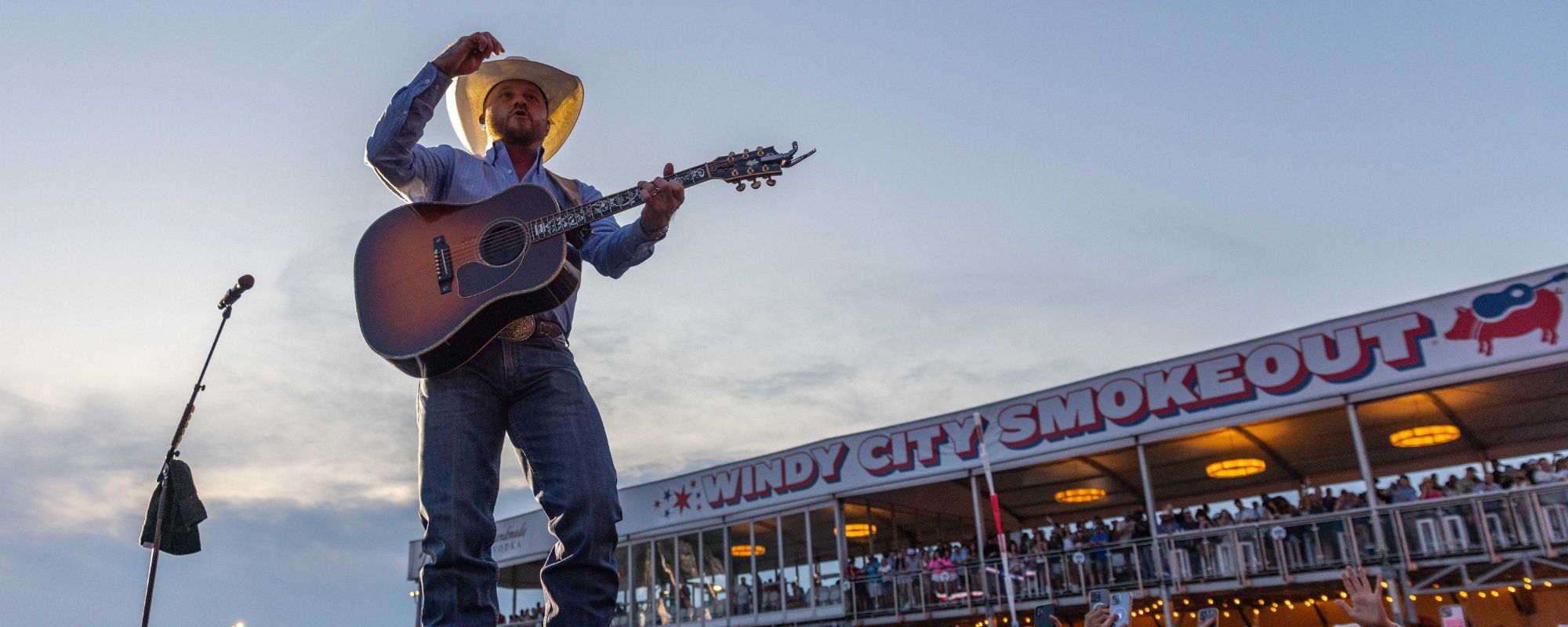 Country Star Cody Johnson Stops Performance To Deliver Impassioned ...