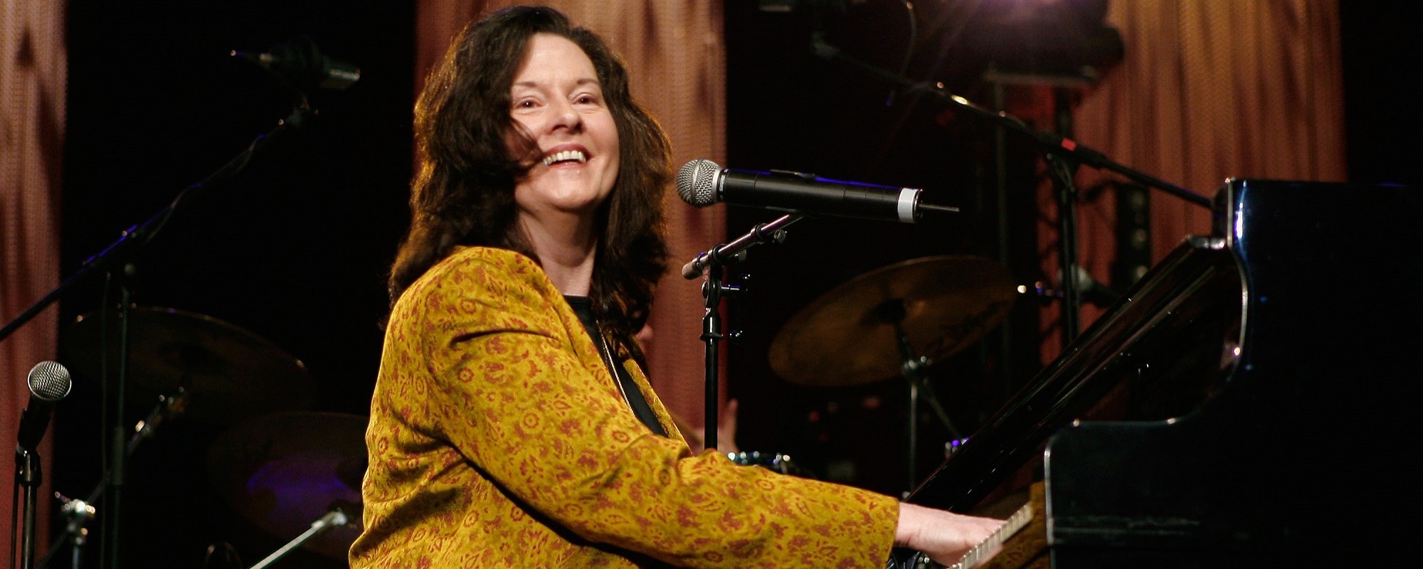 Listen to Linda Gail Lewis’ New Tribute to Late Brother Jerry Lee Lewis, Featuring the Stray Cats’ Slim Jim Phantom