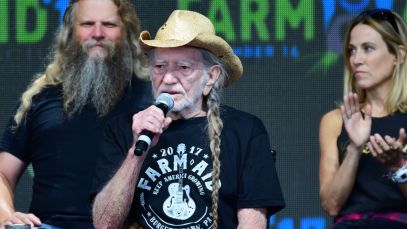 Willie Nelson Triumphantly Returns to the Stage With Spirited "Roll Me Up" Performance