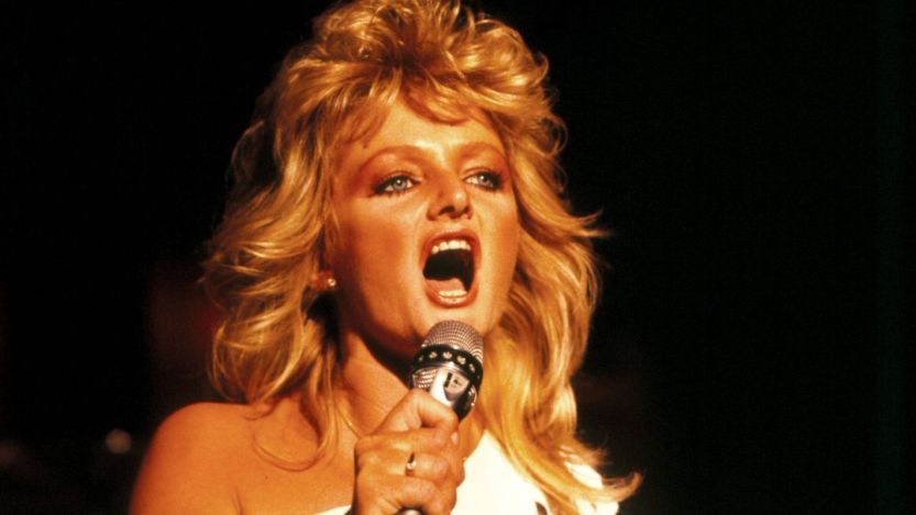Bonnie Tyler performing