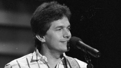 Try Not To Sing These 3 Unforgettable Country Hooks of the 1980s—Spoiler, You’ll Fail