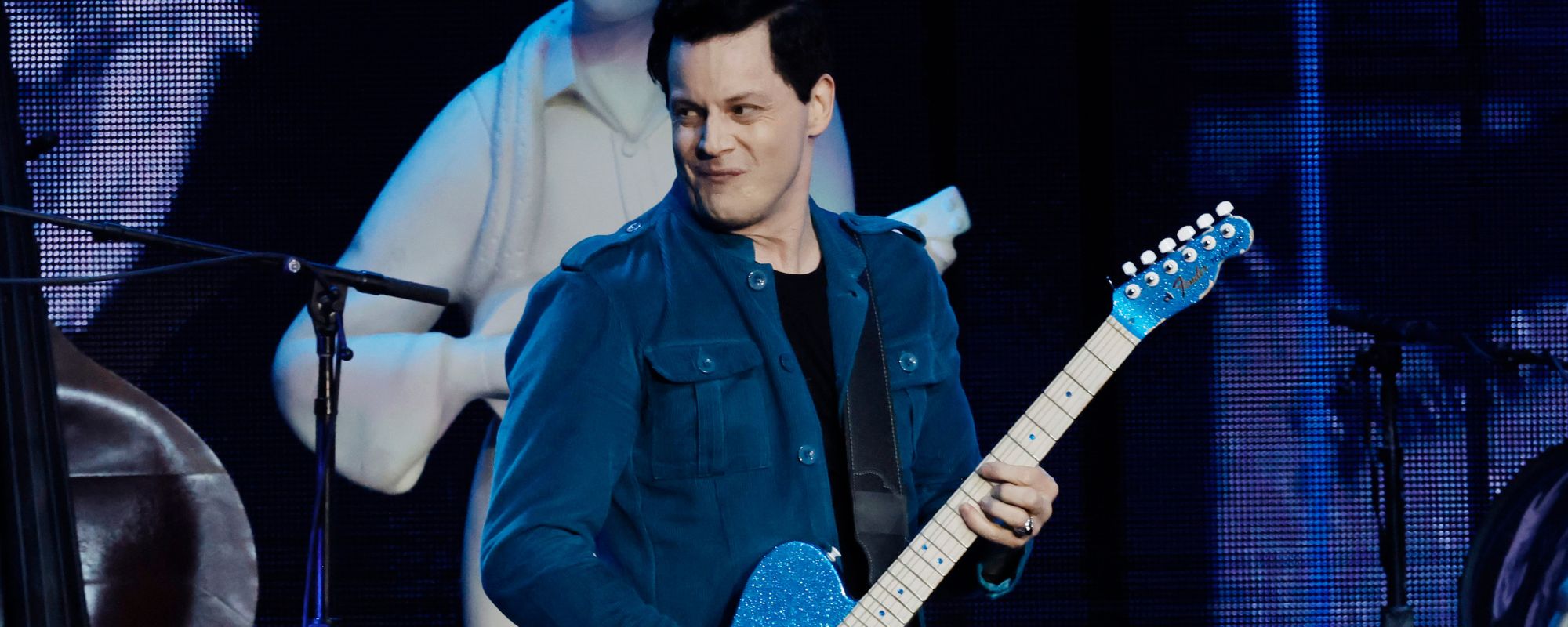Jack White performing