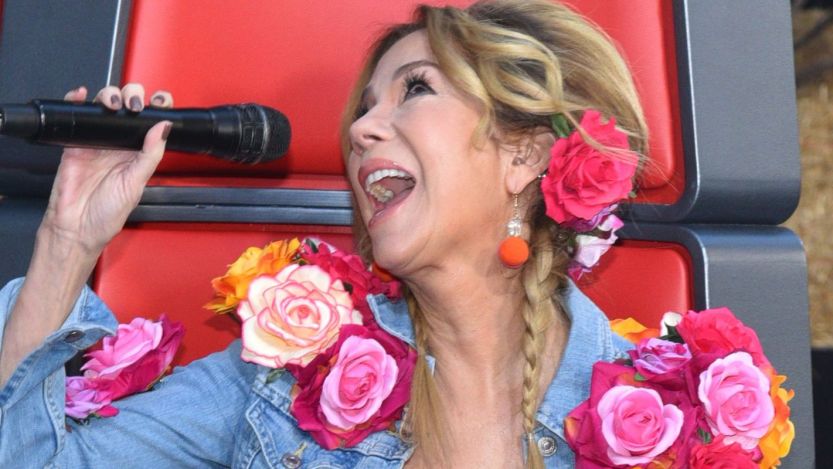 Kathie Lee Gifford singing