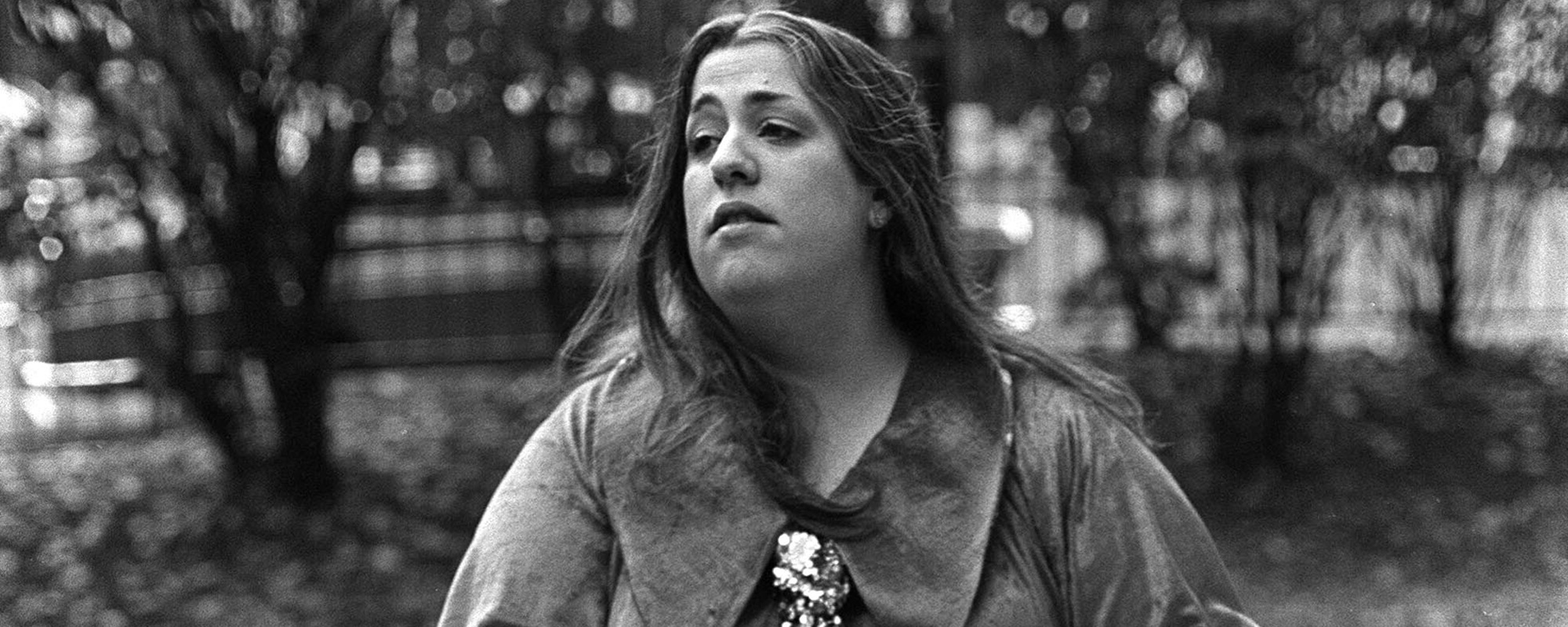 On This Day: Cass Elliot Passes Away in 1974, Leaving Behind an Incredible Musical Legacy