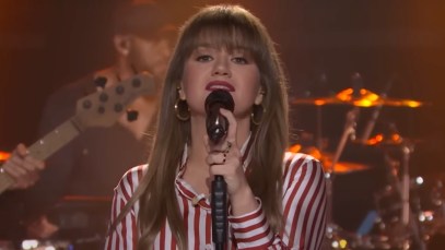 “I Am Blown Away”: Kelly Clarkson Honors New ‘American Idol’ Judge Carrie Underwood With a Classic Cover