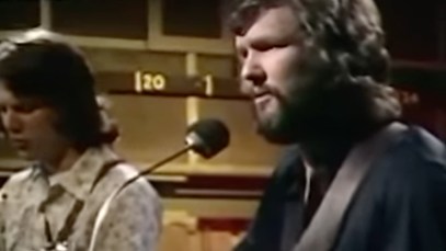 Watch Kris Kristofferson Prove Naysayers Wrong With “Loving Her Was Easier” on British TV in 1972