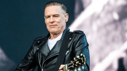 Bryan Adams Performs Kiss "Rock and Roll Hell" on Top of the Royal Albert Hall