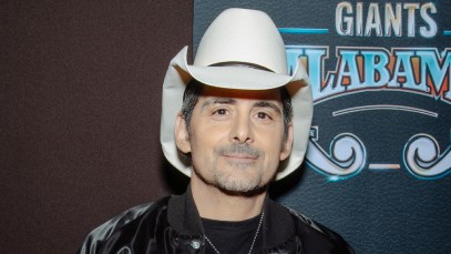 Brad Paisley Honors Alabama at Cmt Giants With Cover of "Old Alabama"