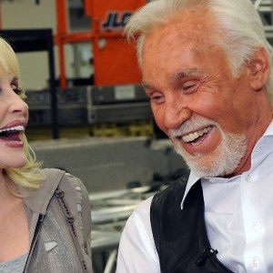 Throwback to When Dolly Parton & Kenny Rogers Performed Hit Love Song "We Got Tonight"