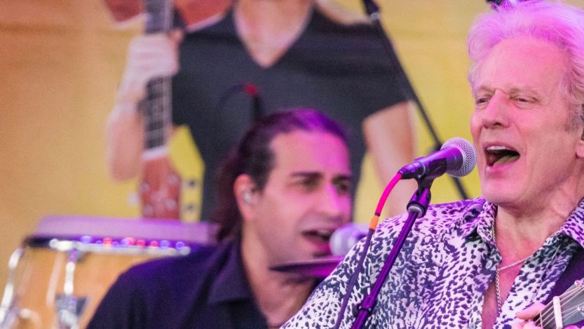 Don Felder Gives “One of the Greatest Guitar Solos in History” for an Incredible “Hotel California” Rendition With Sammy Hagar