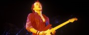 Watch Dire Straits Play “Sultans of Swing” Live in 1983, Featuring a Jaw-Dropping Guitar Performance from Mark Knopfler