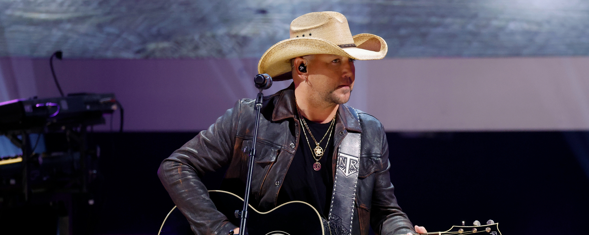 Jason Aldean Takes Over Alabama’s CMT Giants Celebration With Hit Song “Love in the First Degree”