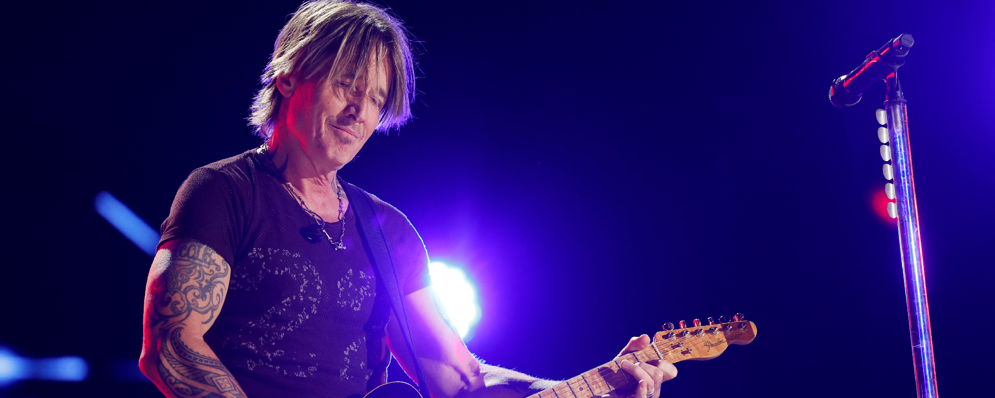 Watch Keith Urban Dish out BBQ Before a Surprise Concert at Buc-ee’s in Alabama