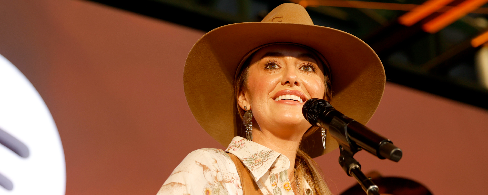 “College GameDay Theme Song Is Already Stuck in My Head”: Lainey Wilson and Darius Rucker’s Performance Kicks off 2024 CFB Season