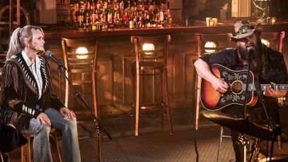 Watch Chris Stapleton and Miranda Lambert Join Forces For Live Premiere Of "What Am I Gonna Do"