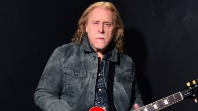 Warren Haynes’ New Solo Album, ‘Million Voices Whisper,’ Features Guest Appearances from Derek Trucks, Lukas Nelson, & More