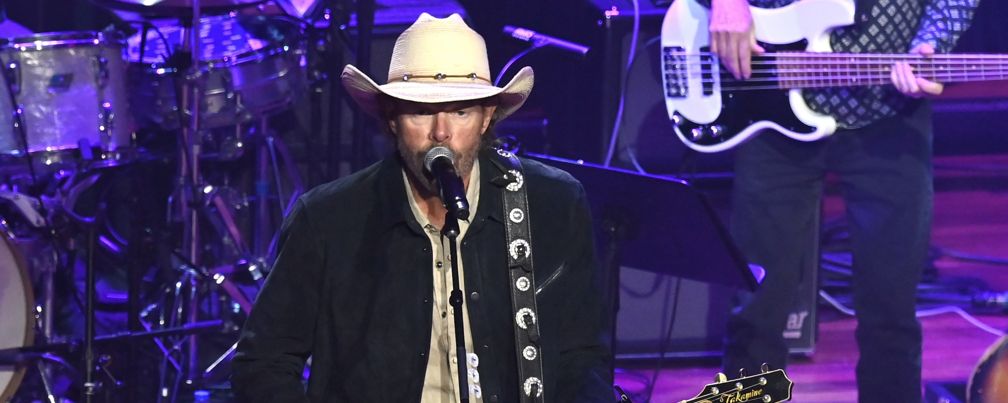 Like Father, Like Daughter: Side-By-Side Comparison of Toby Keith and Krystal Keith Singing “Don't Let the Old Man In” - American Songwriter