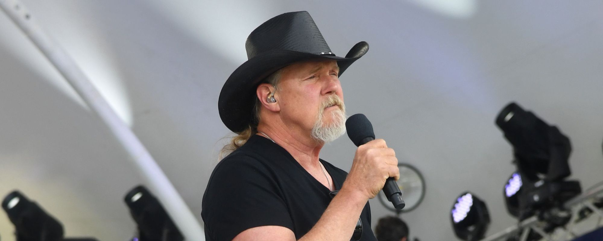 Trace Adkins Pays Emotional Tribute To Toby Keith With Moving “American Soldier” Cover