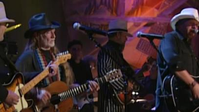 Willie Nelson, Merle Haggard, and Toby Keith performing Mama Tried