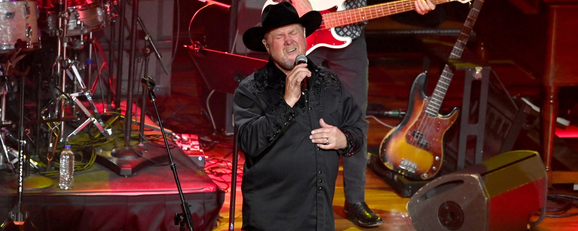 ’90s Country Mainstay Tracy Lawrence Joins the Texas Country Music Hall of Fame