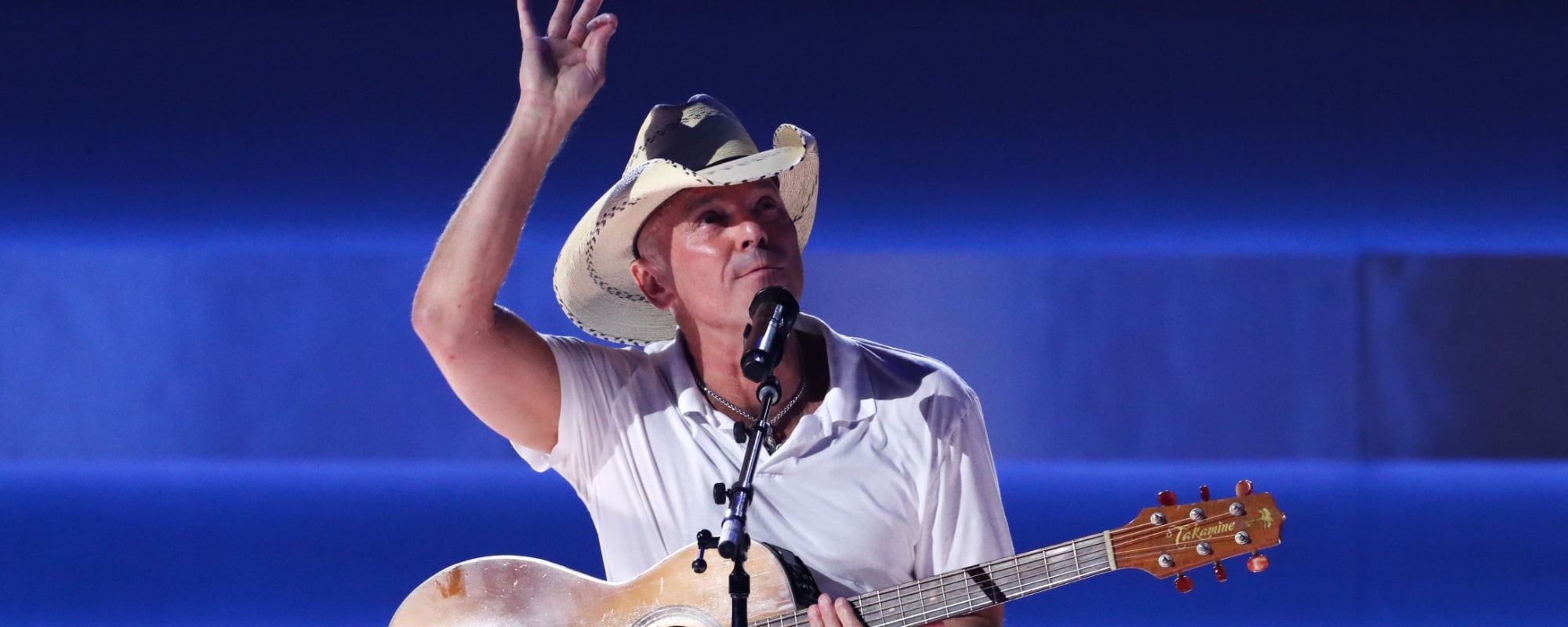 Watch Kenny Chesney and Zac Brown Pay Tribute to Jimmy Buffett with “Come Monday” Performance