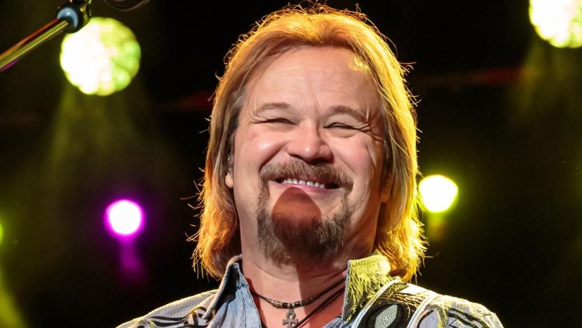 Travis Tritt performed with Vince Gill and Earl Scruggs