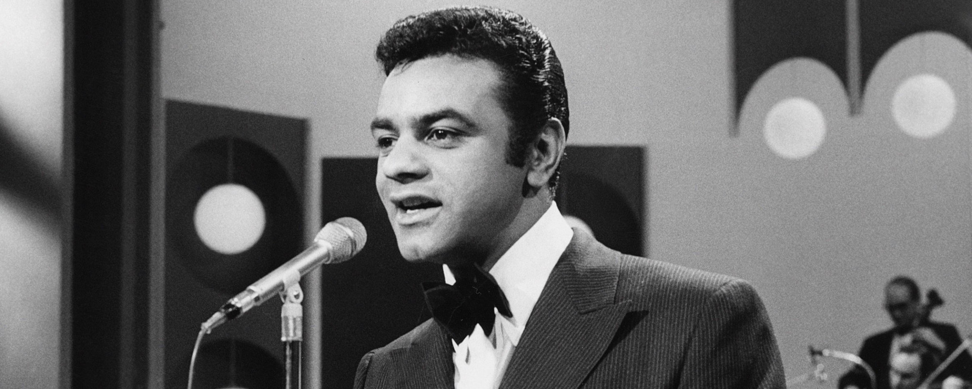 5 Songs that Show Johnny Mathis Is the King of the Classic Ballad Singers