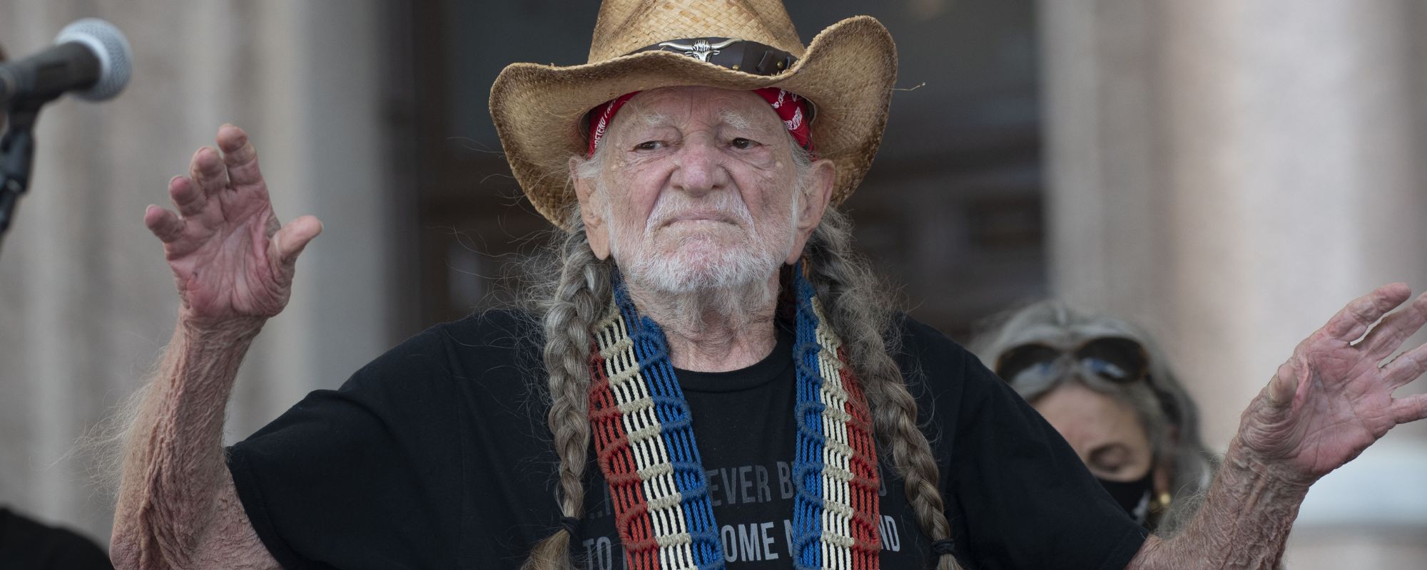 Willie Nelson’s Hilarious Go-to Response Over Concerns About His Age