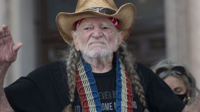 Willie Nelson grimacing