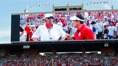 “Heaven on Earth”: Oklahoma Sooners Continue Toby Keith Sing-Along Tribute Against Tennessee Volunteers