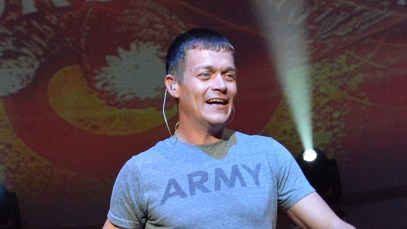 3 Doors Down Singer Brad Arnold Pauses Show to Declare: "Jesus Christ Loves You"