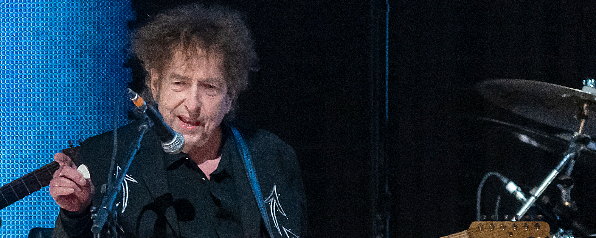 Watch Bob Dylan and John Mellencamp Exchange Renditions of “All Along the Watchtower”