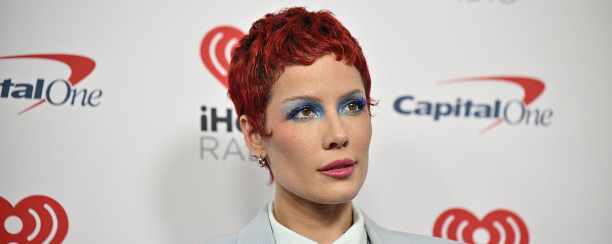 Halsey da información actualizada desde el hospital después de un ‘diagnóstico que le cambió la vida’