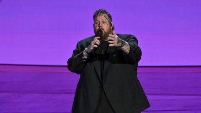 Jelly Roll Gives $10K To Newlywed Concertgoers For Their Honeymoon