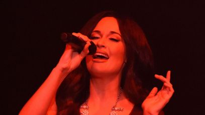 Kacey Musgraves Performs This Classic Hit For the First Time in Over a Decade