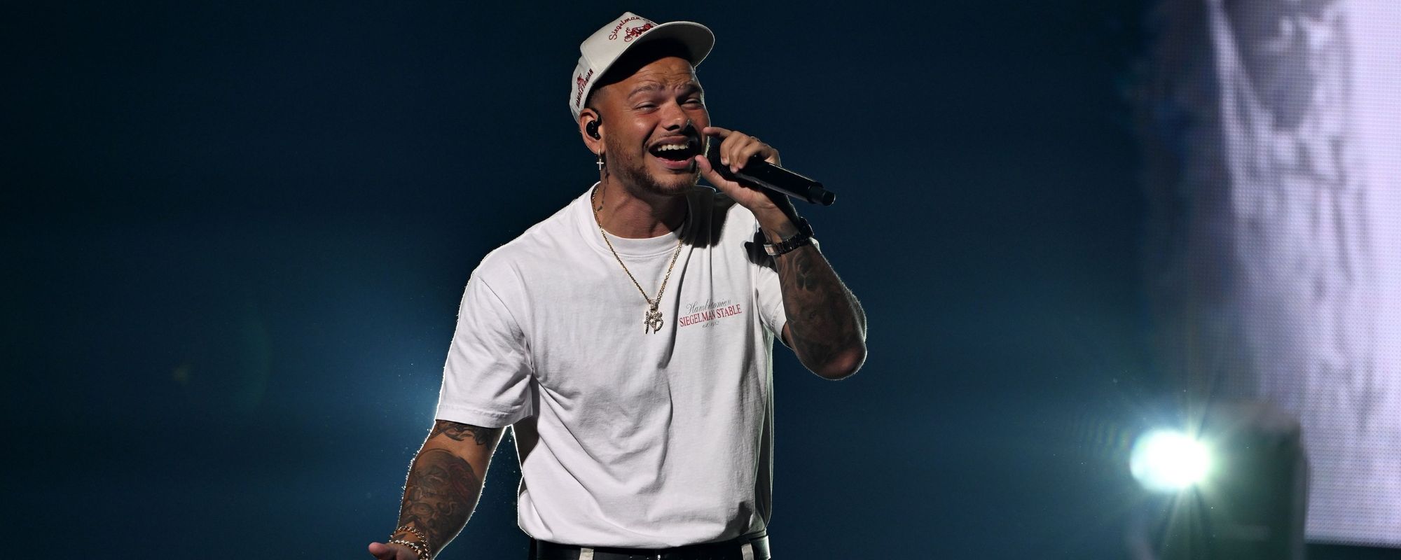 Kane Brown’s Reaction to Young Fan’s Sign Melts Social Media’s Heart