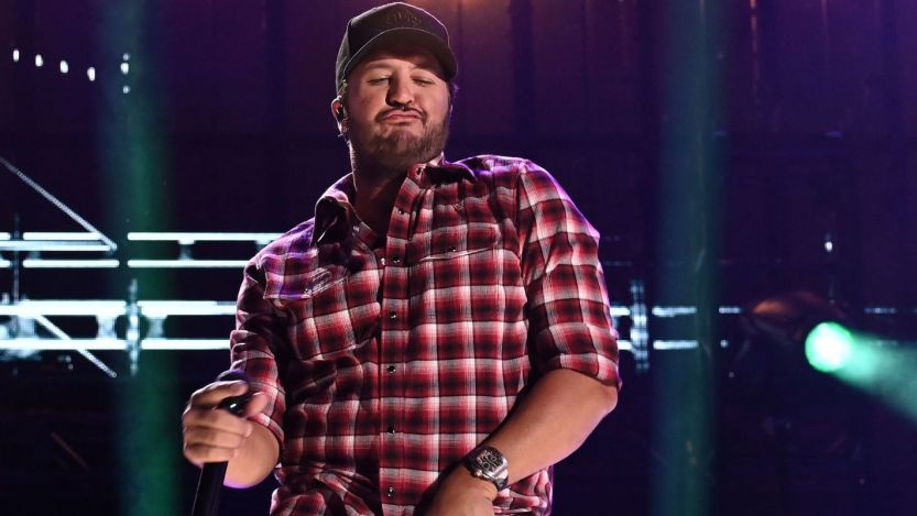 Watch This ASL Interpreter Give Luke Bryan a Run For His Money