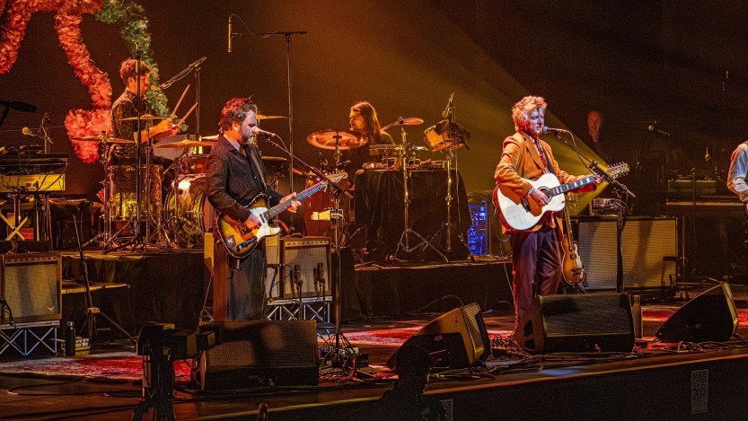 Something So Strong: Crowded House Delivers Masterfully Melodic Set at Connecticut Casino Concert