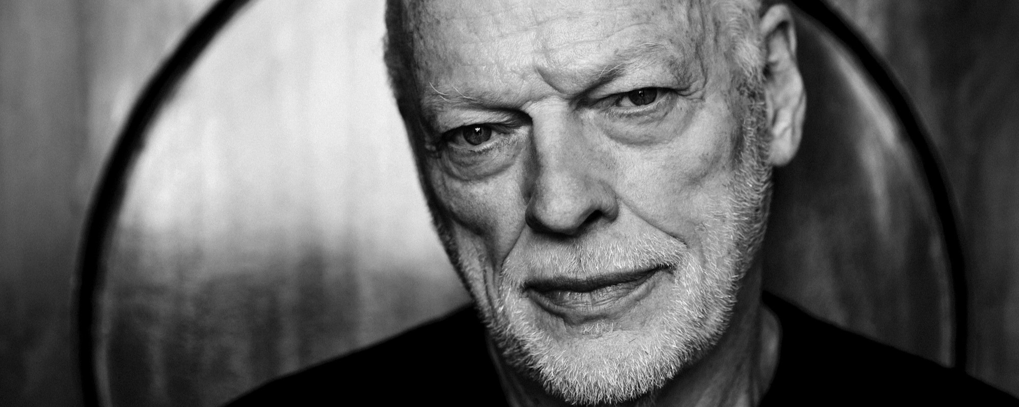 Pink Floyd Guitarist David Gilmour Says He Felt “Thrust into” Being a Frontman; Prefers “a More Collaborative” Situation