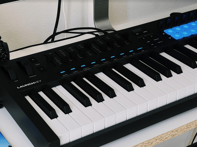 مراجعة جهاز Novation Launchkey 49