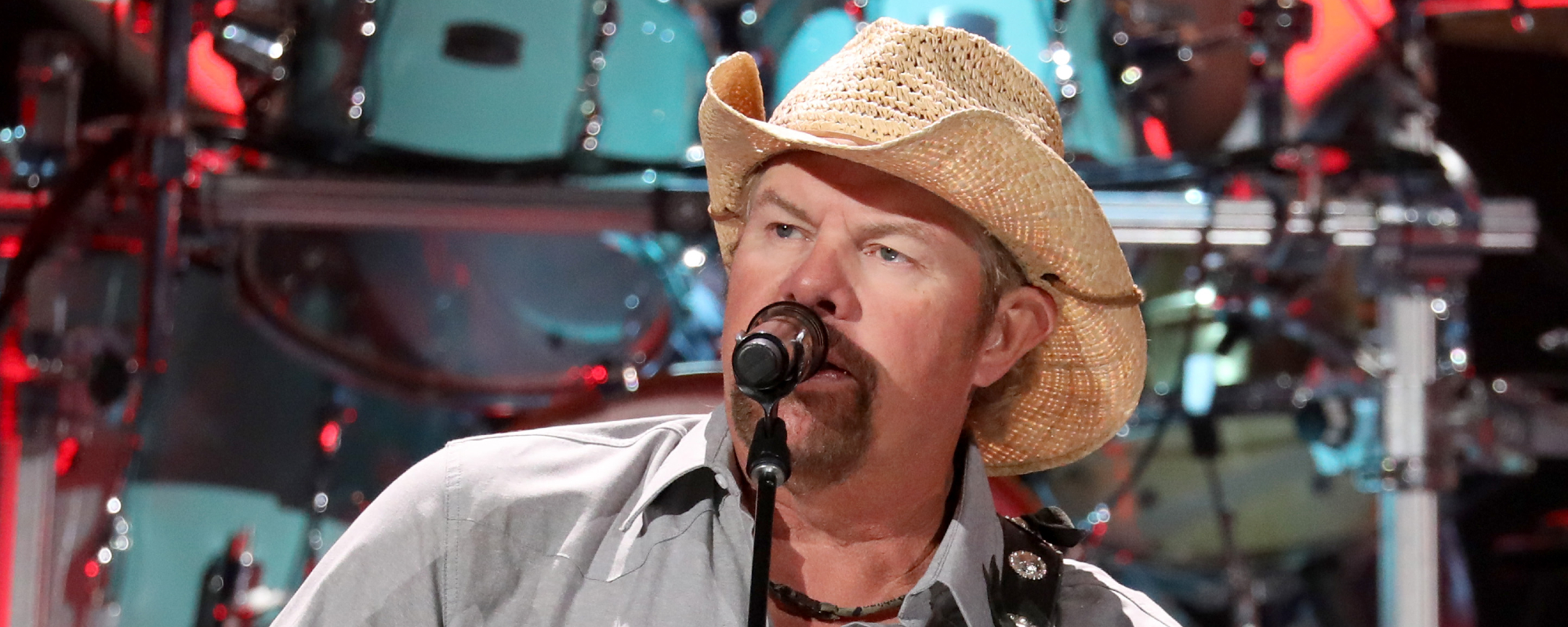 Watch the Oklahoma Sooners’ Toby Keith Sing-Along Tribute That Fans Are Demanding Become Permanent