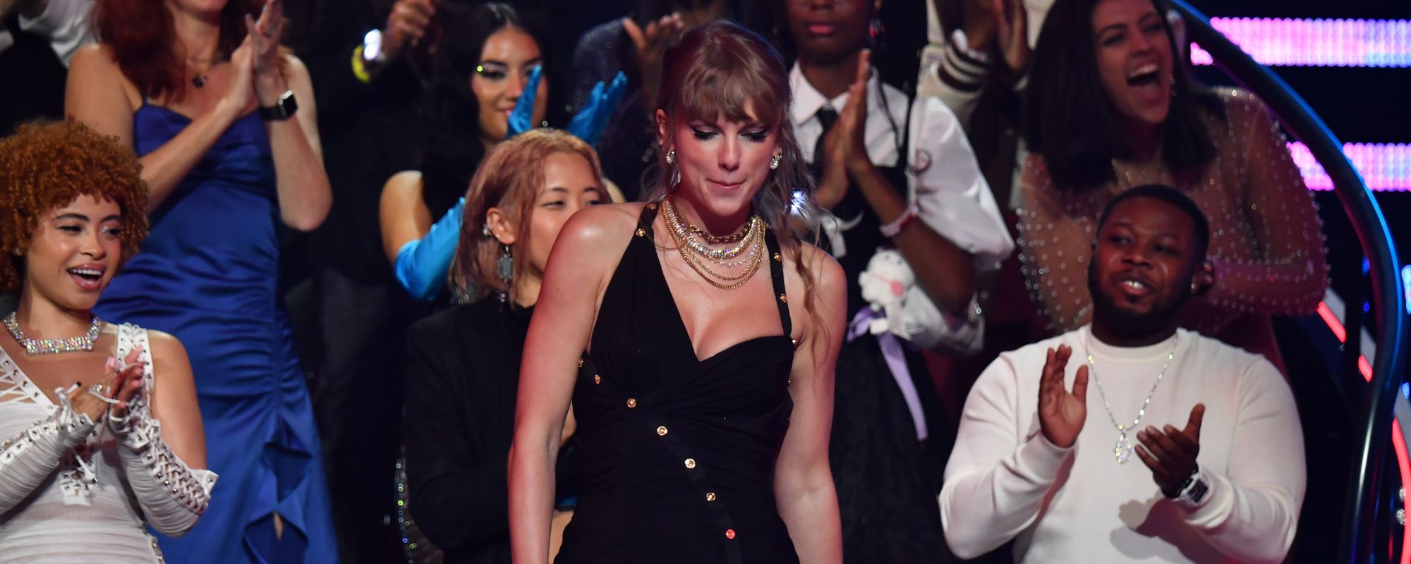 Taylor Swift’s Reaction to Katy Perry’s VMAs Performance Takes the Internet by Storm