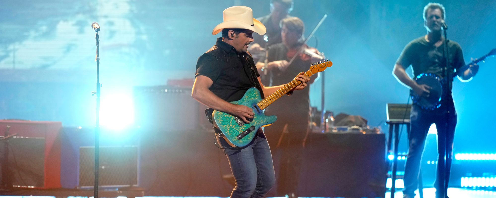 Exclusivo: Brad Paisley habla de ‘Truck Still Works’, la secuela moderna de ‘Mud On The Tires’