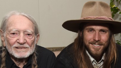 Willie Nelson & Lukas Nelson Perform "Angel Flying Too Close to the Ground" Nearly 40 Years Apart