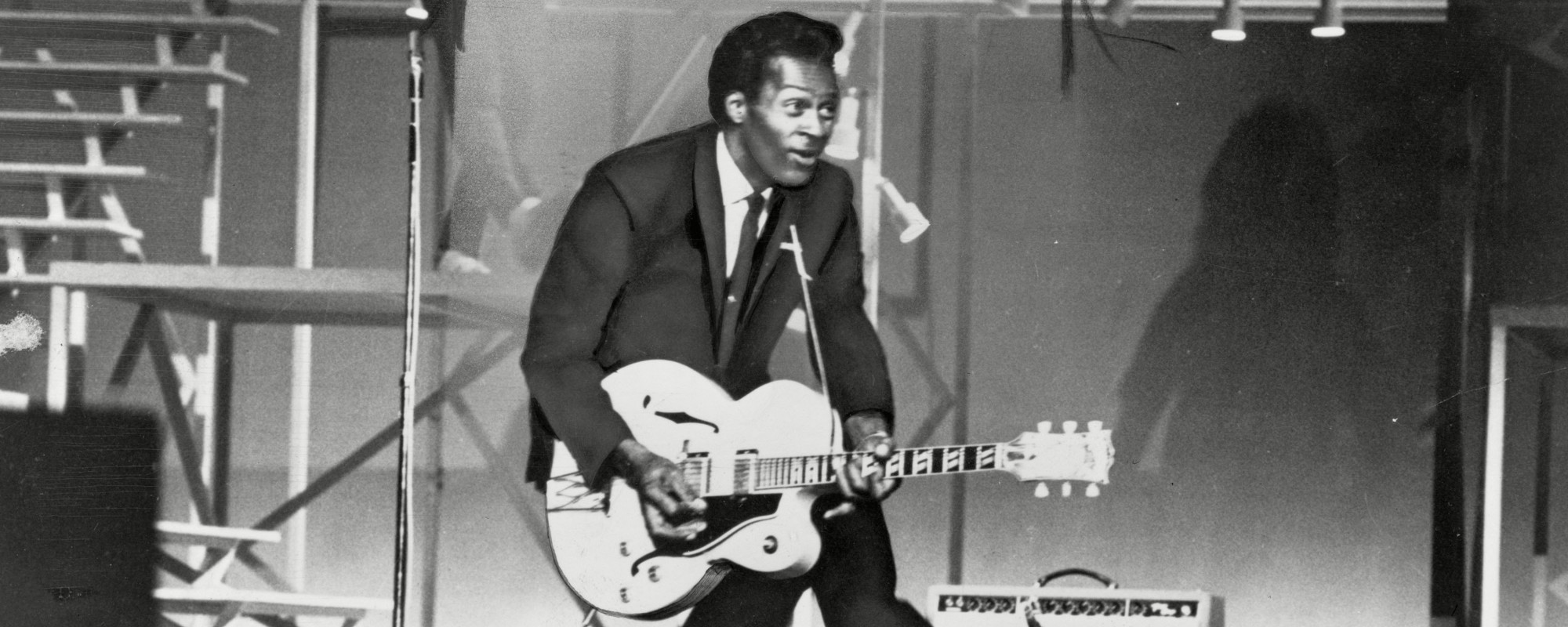 3 أغاني روك كلاسيكية من الخمسينيات مثالية لغناء الكاريوكي