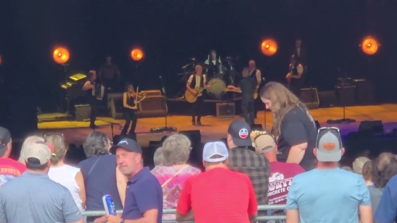 Watch Bob Dylan and John Mellencamp Exchange Renditions of “All Along the  Watchtower”