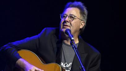 Vince Gill once performed with Chet Atkins on a TV Special