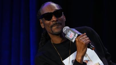 Snoop Dogg recently revealed that he's close friends with Michael Bublé due to their time on The Voice