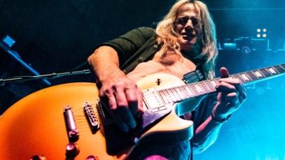 “We Have Some Crappy News”: Hall of Fame Guitarist Diagnosed With Cancer, Undergoing Surgery